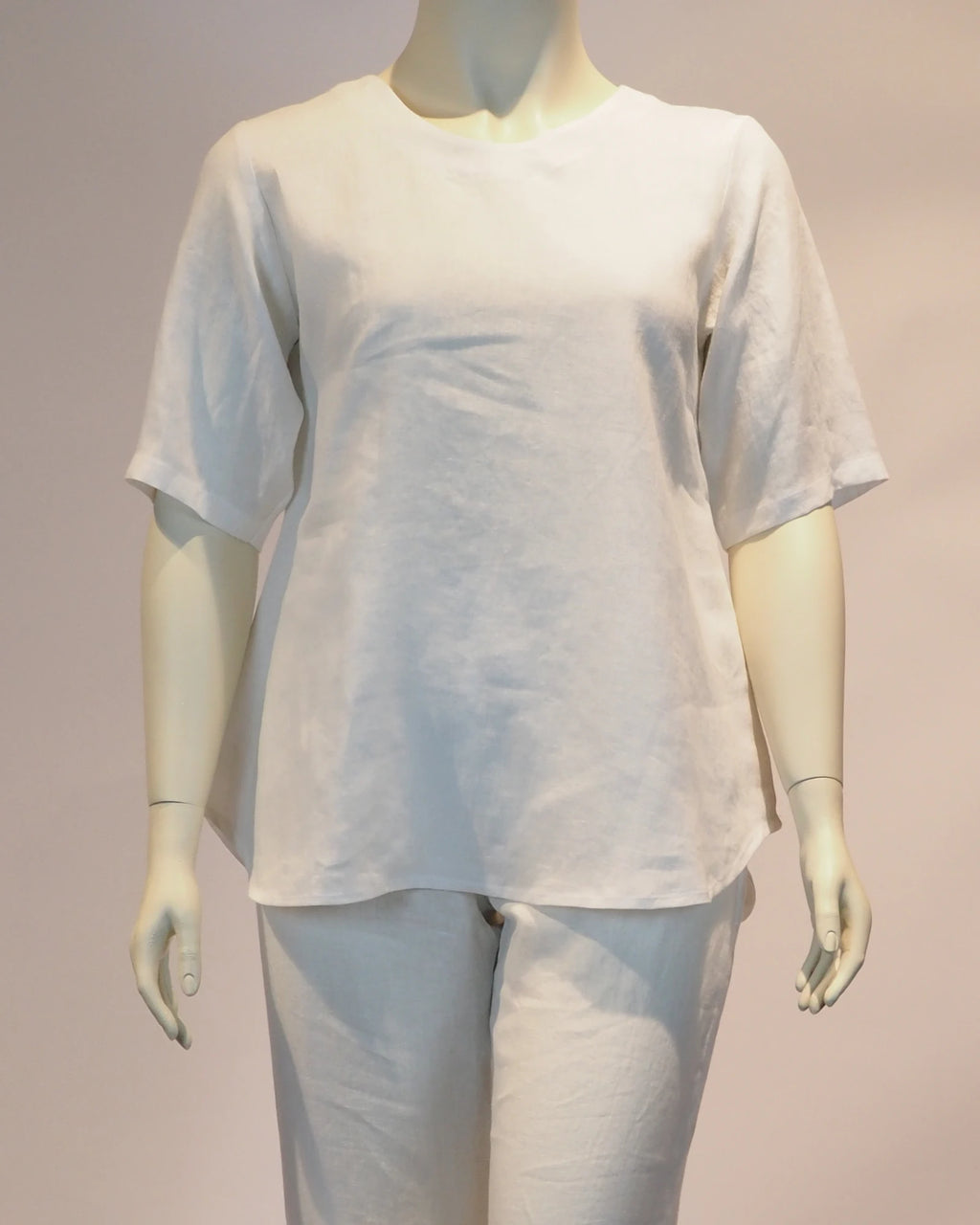 Plus Size Shirt Mathilda in weiss von vorn von Katrin Kiesler