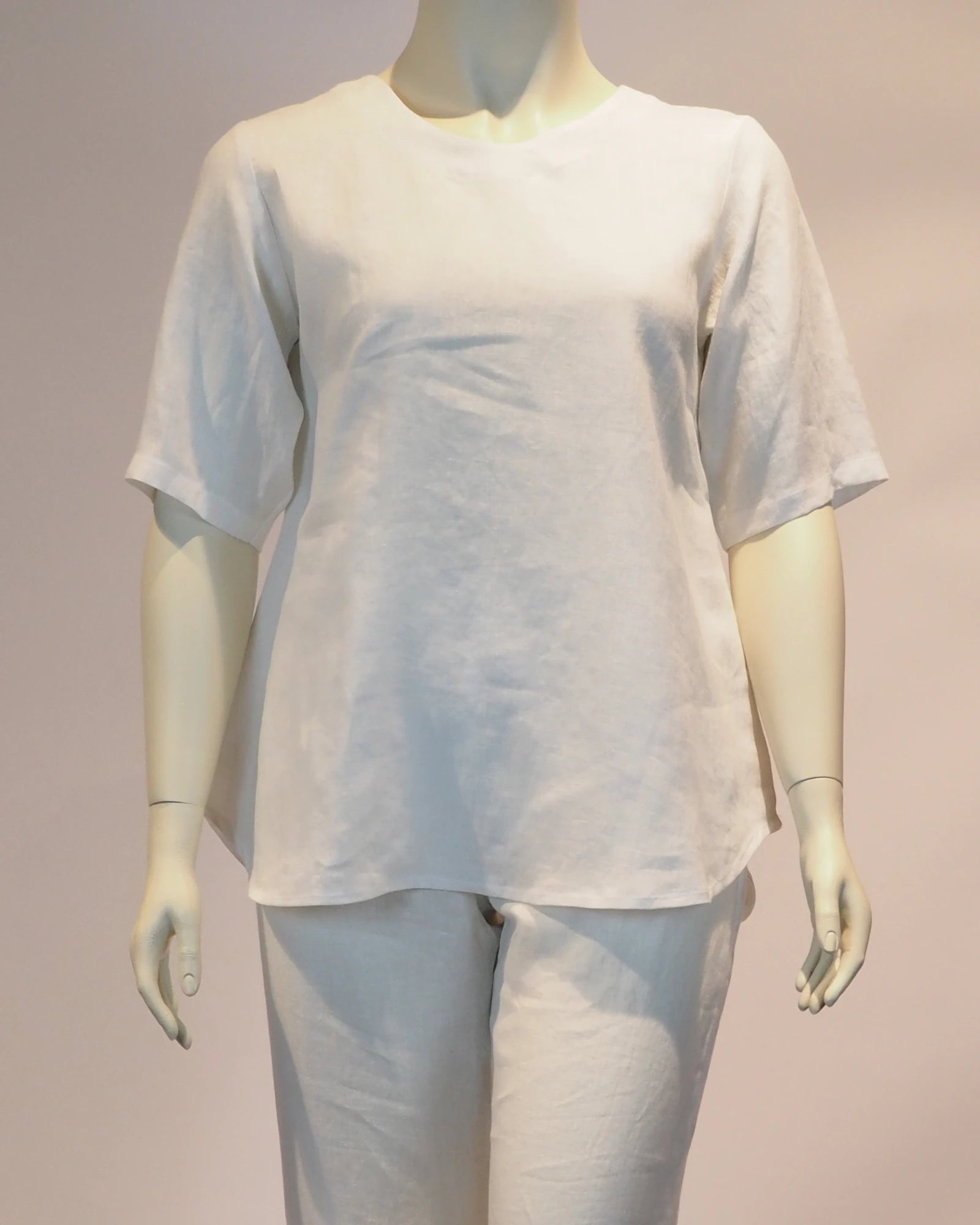 Plus Size Shirt Mathilda in weiss von vorn von Katrin Kiesler