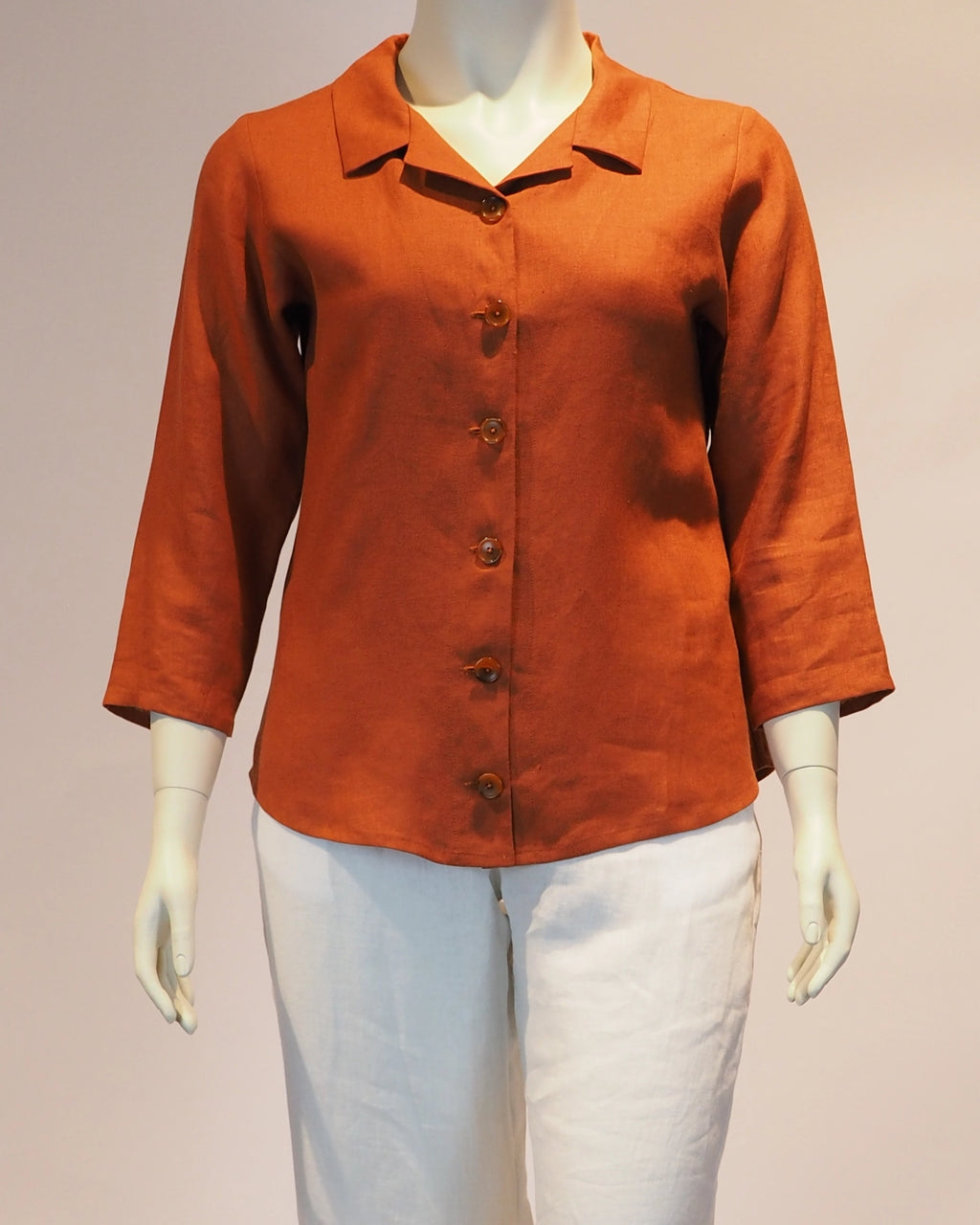 Plus Size Bluse Antonia in Rost von vorne von Katrin Kiesler