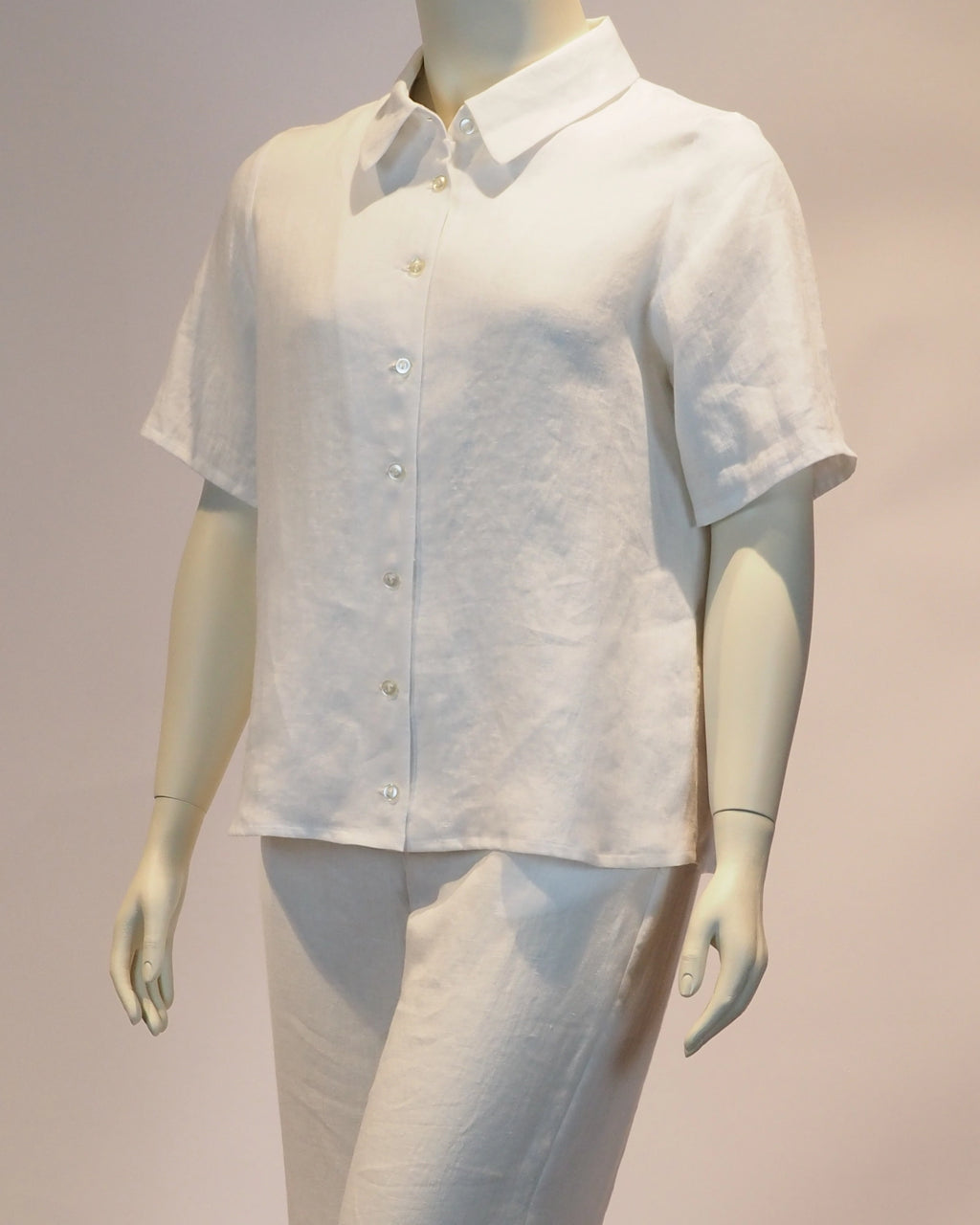 Plus Size Leinen-Shirt Elisa in weiss von hder Seite von Katrin Kiesler Berlin