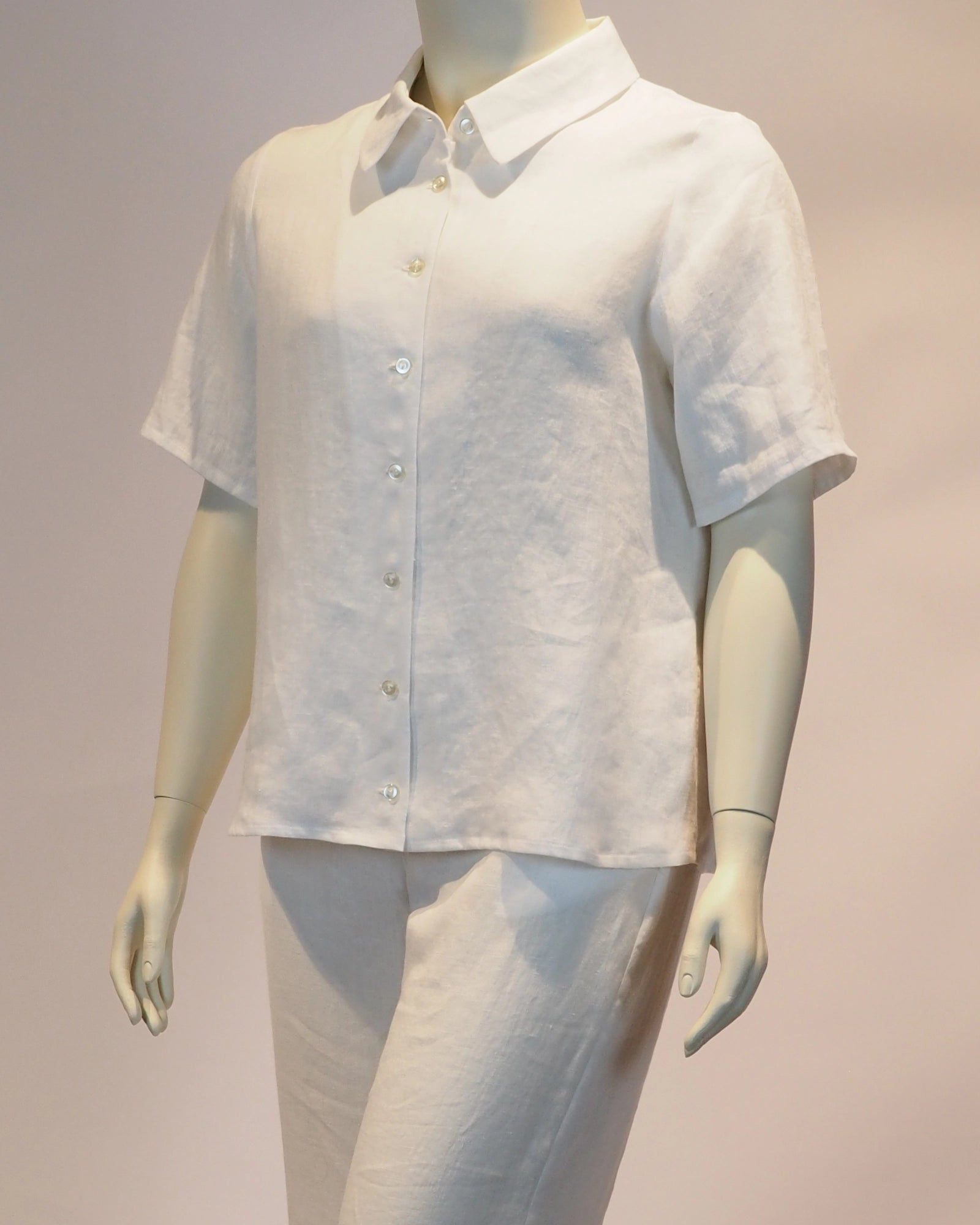 Plus Size Leinen-Shirt Elisa in weiss von hder Seite von Katrin Kiesler Berlin