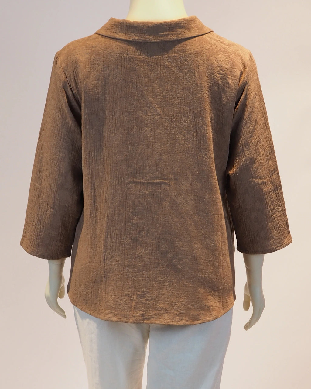 Plus Size Bluse Esmeralda in camel von hinten von Katrin Kiesler