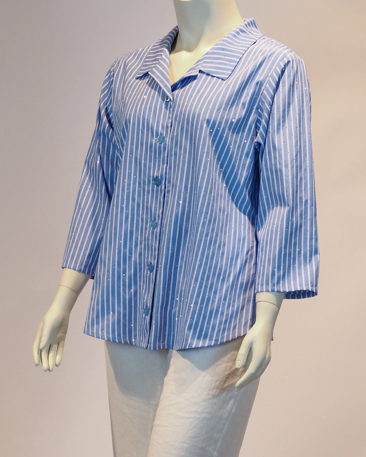 Blauweisse Plus-Size-Bluse Valentina von Katrin Kiesler Berlin, Seitenansicht