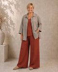 Plus Size Blusenjacke Edda in natur am Model von Katrin Kiesler