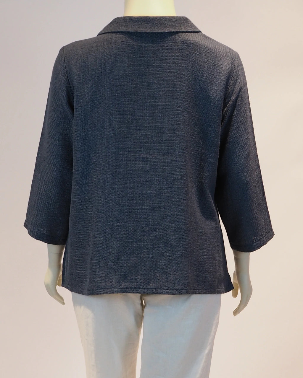 Plus Size Blusenjacke Edda in rauchblau von hinten von Katrin Kiesler