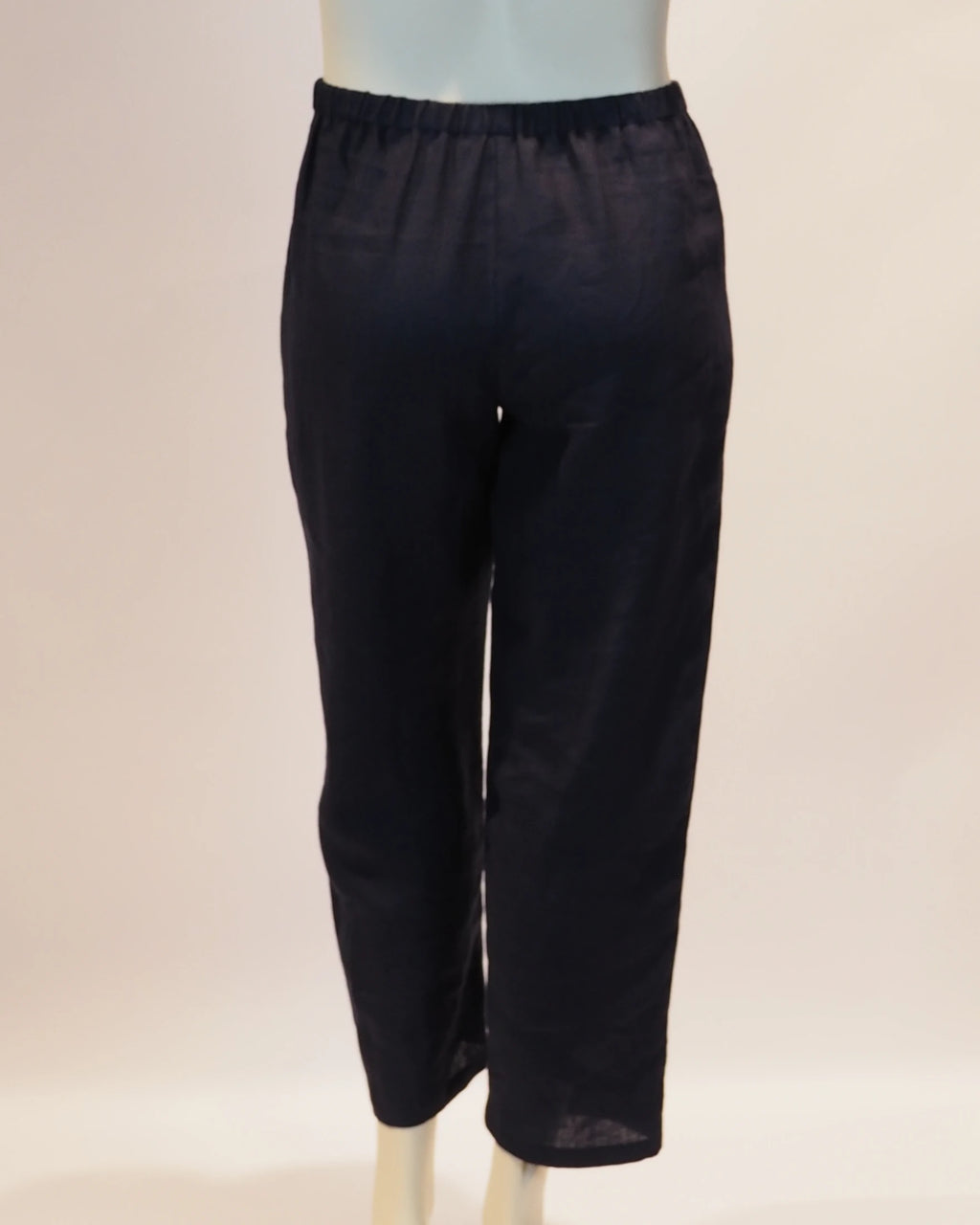 Plus Size Hose Adele in Marine von hinten von Katrin Kiesler Berlin
