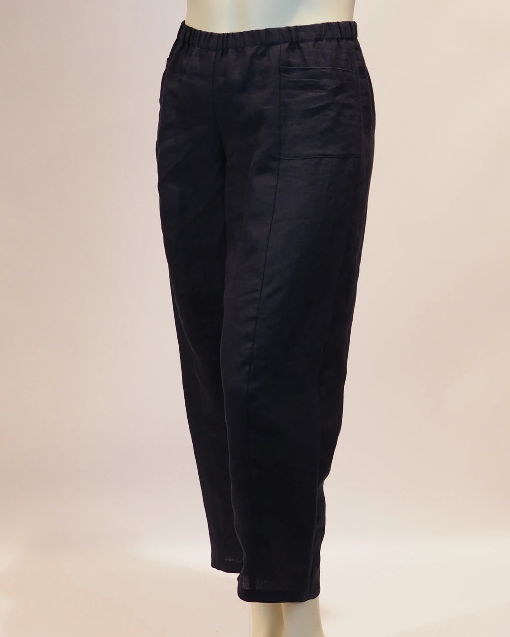 Plus Size Hose Adele in Marine von der Seite von Katrin Kiesler Berlin