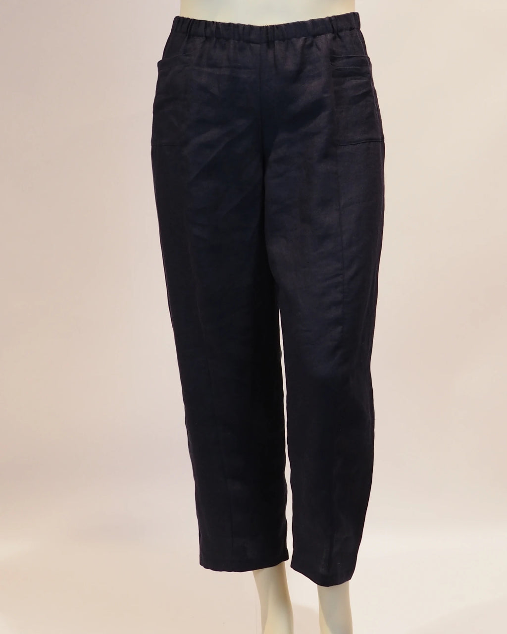 Plus Size Hose Adele in Marine von vorn von Katrin Kiesler Berlin