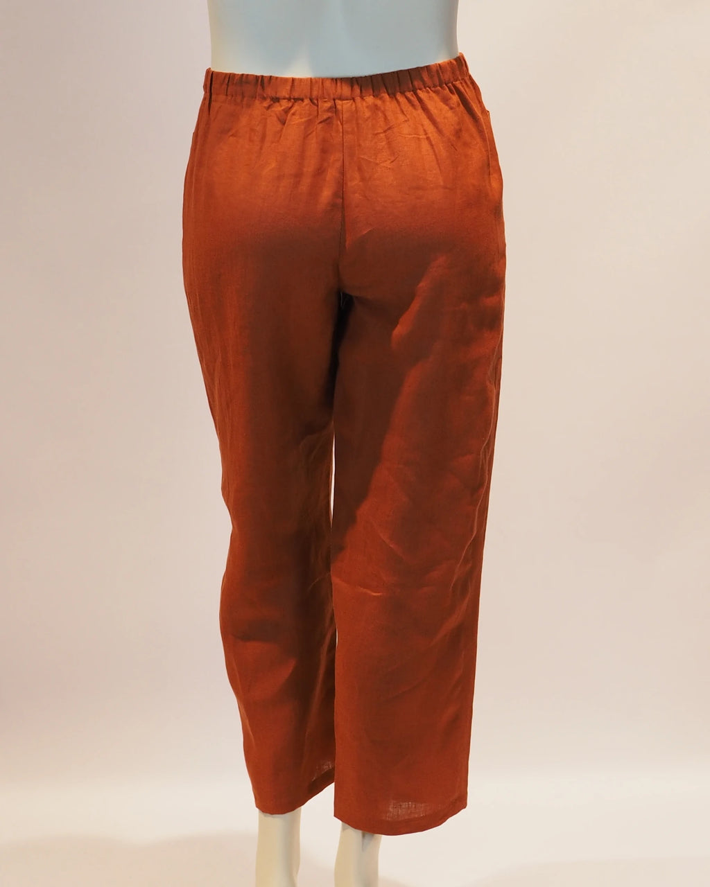 Plus Size Hose Adele in Rost von hinten von Katrin Kiesler Berlin