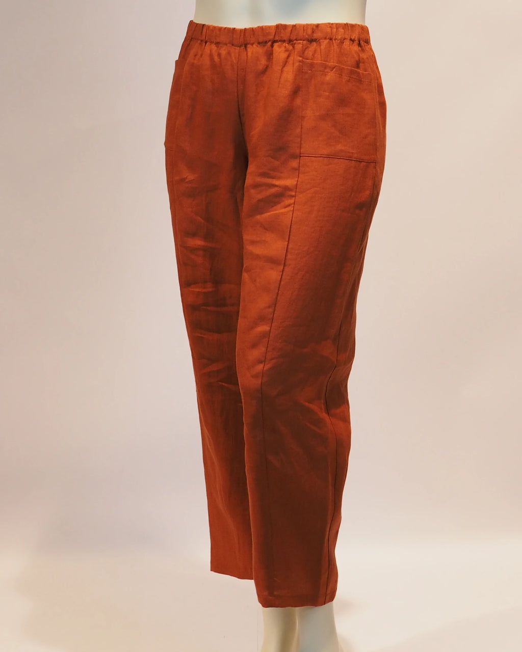 Plus Size Hose Adele in Rost von der Seite von Katrin Kiesler Berlin