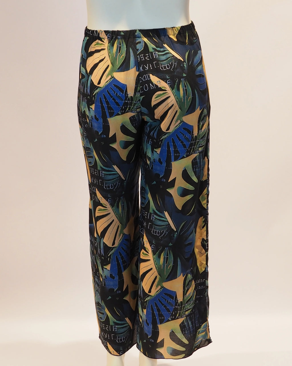 Plus Size Hose Alma von hinten von Katrin Kiesler Berlin