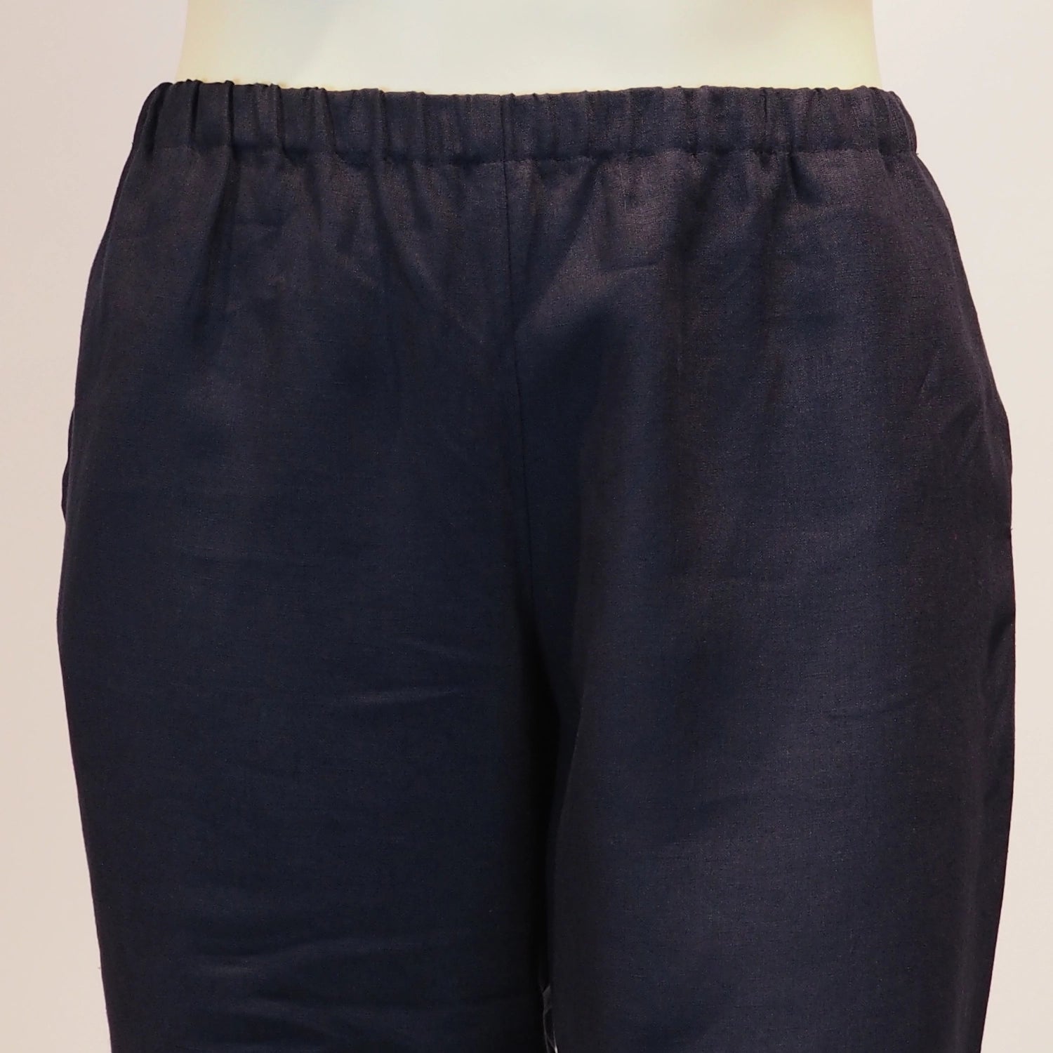 Plus Size Hose Cosima in Marine am Bund von Katrin Kiesler Berlin