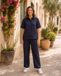 Plus Size Hose  am Cosima in marine am Model von vorn von Katrin Kiesler 