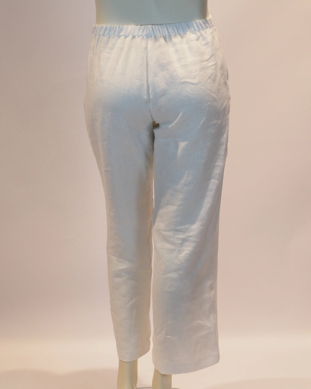 Plus Size Hose Cosima in Weiss von hinten von Katrin Kiesler Berlin