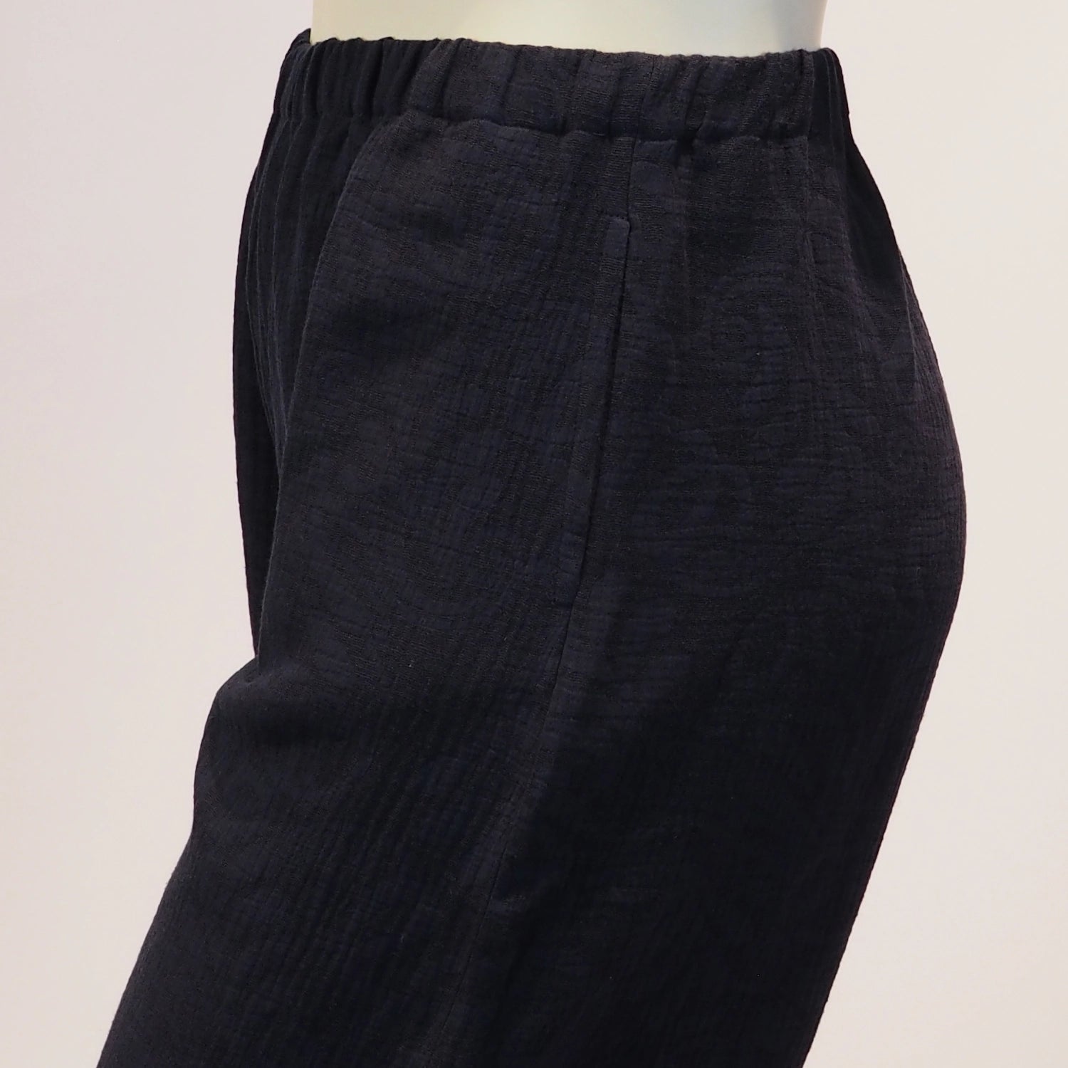 Plus Size Hose Hedda in dunkelblau Hosentasche von Katrin Kiesler
