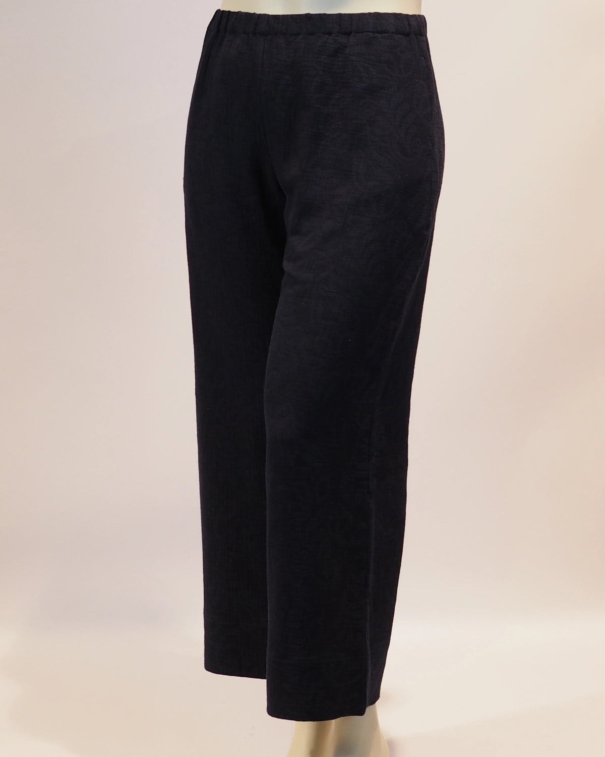 Plus Size Hose Hedda in dunkelblau von der Seite von Katrin Kiesler