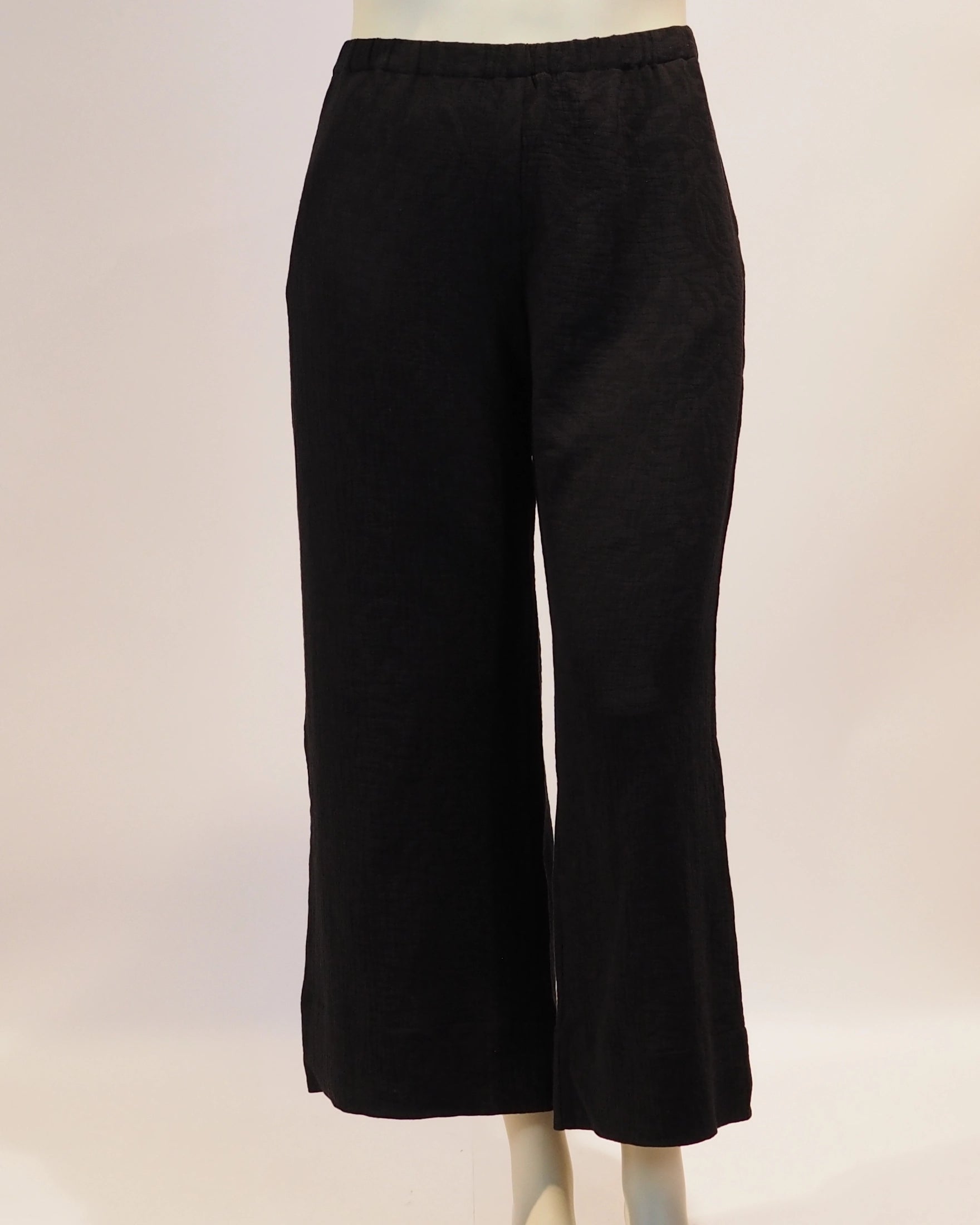 Plus Size Hose Hedda in schwarz von vorn von Katrin Kiesler