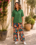 Plus Size Hose Jette am Model von vorn von Katrin Kiesler 