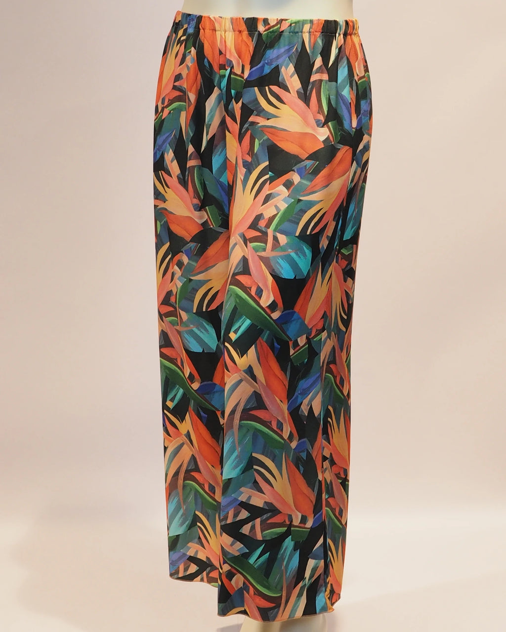 Plus Size Hose Jette von der Seite von Katrin Kiesler Berlin