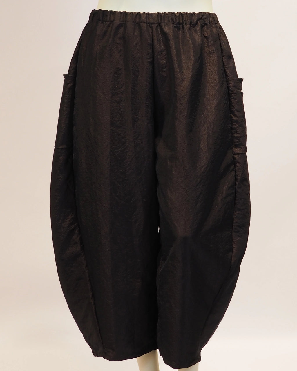 Bordeauxfarbene Plus-Size-Hose Pia von Katrin Kiesler Berlin, Vorderansicht