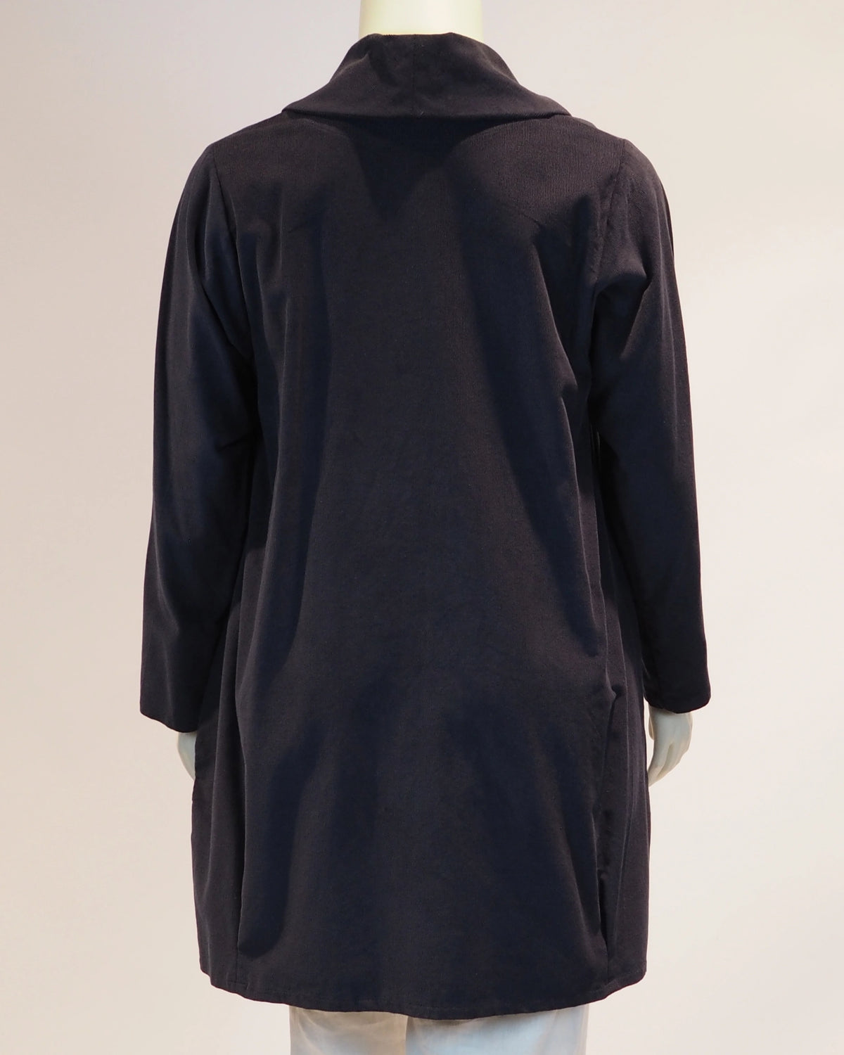 Blauer Plus-Size-Mantel Loredana von Katrin Kiesler Berlin, Rückansicht