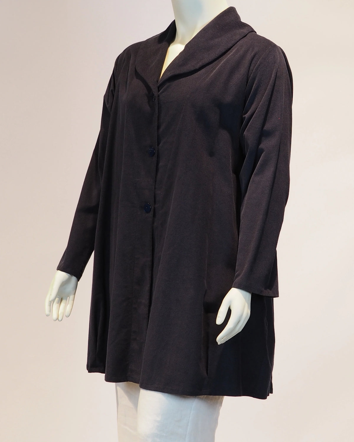 Blauer Plus-Size-Mantel Loredana von Katrin Kiesler Berlin, Seitenansicht