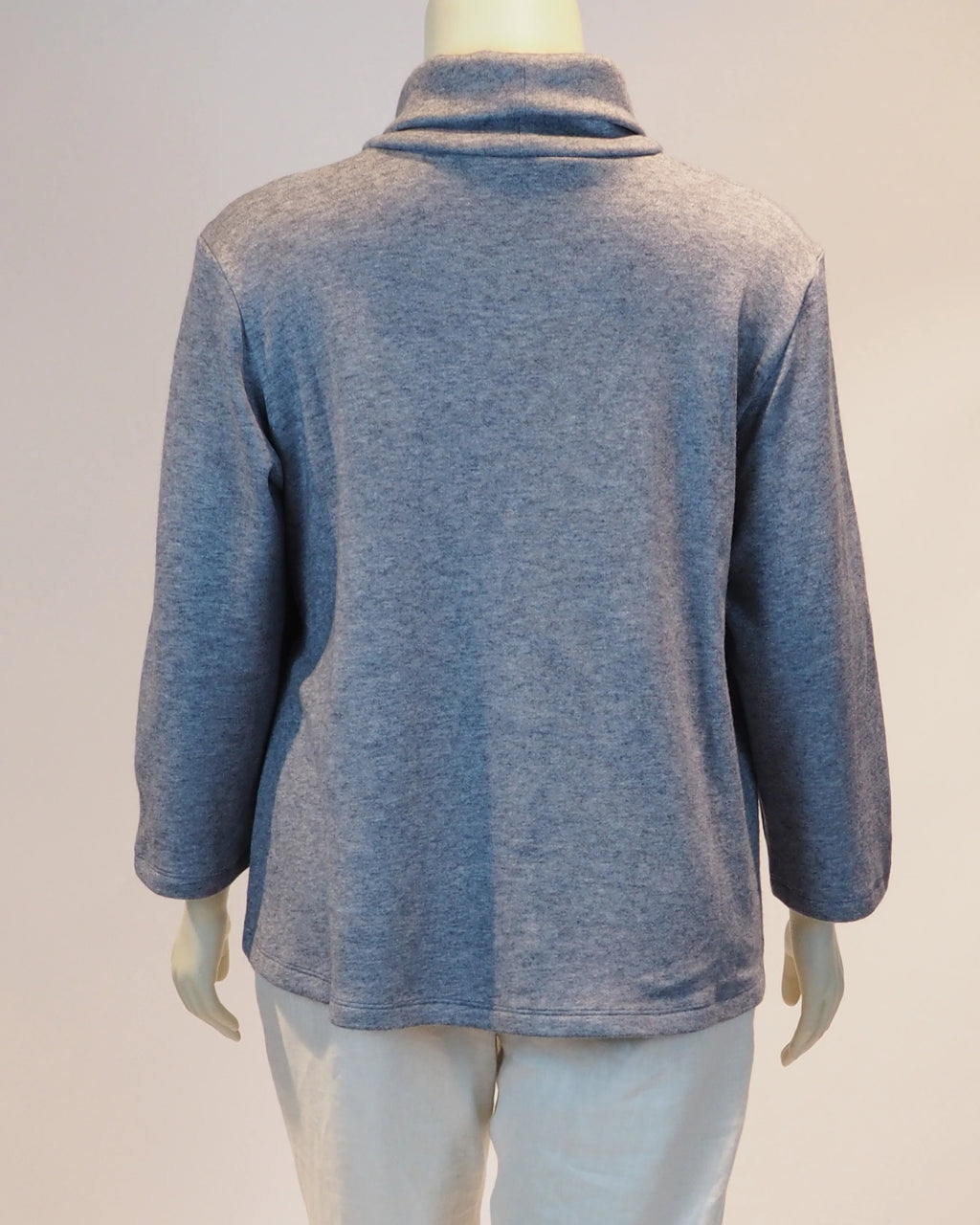 Blaugrauer Plus-Size-Pullover Elena von Katrin Kiesler Berlin, Hinteransicht