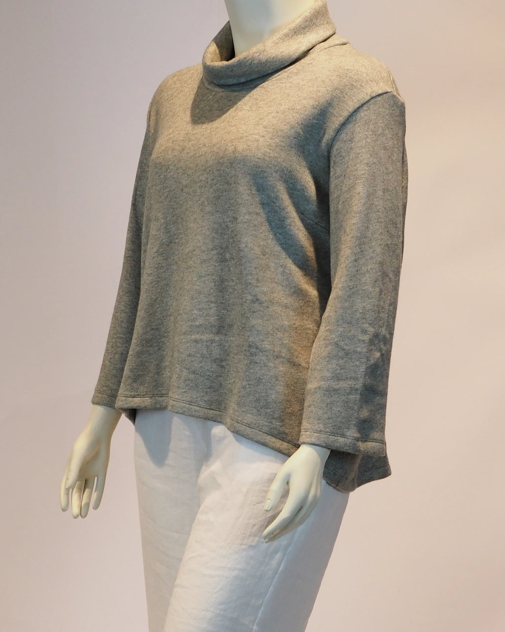 Grüner Plus-Size-Pullover Elena von Katrin Kiesler Berlin,Seitenansicht