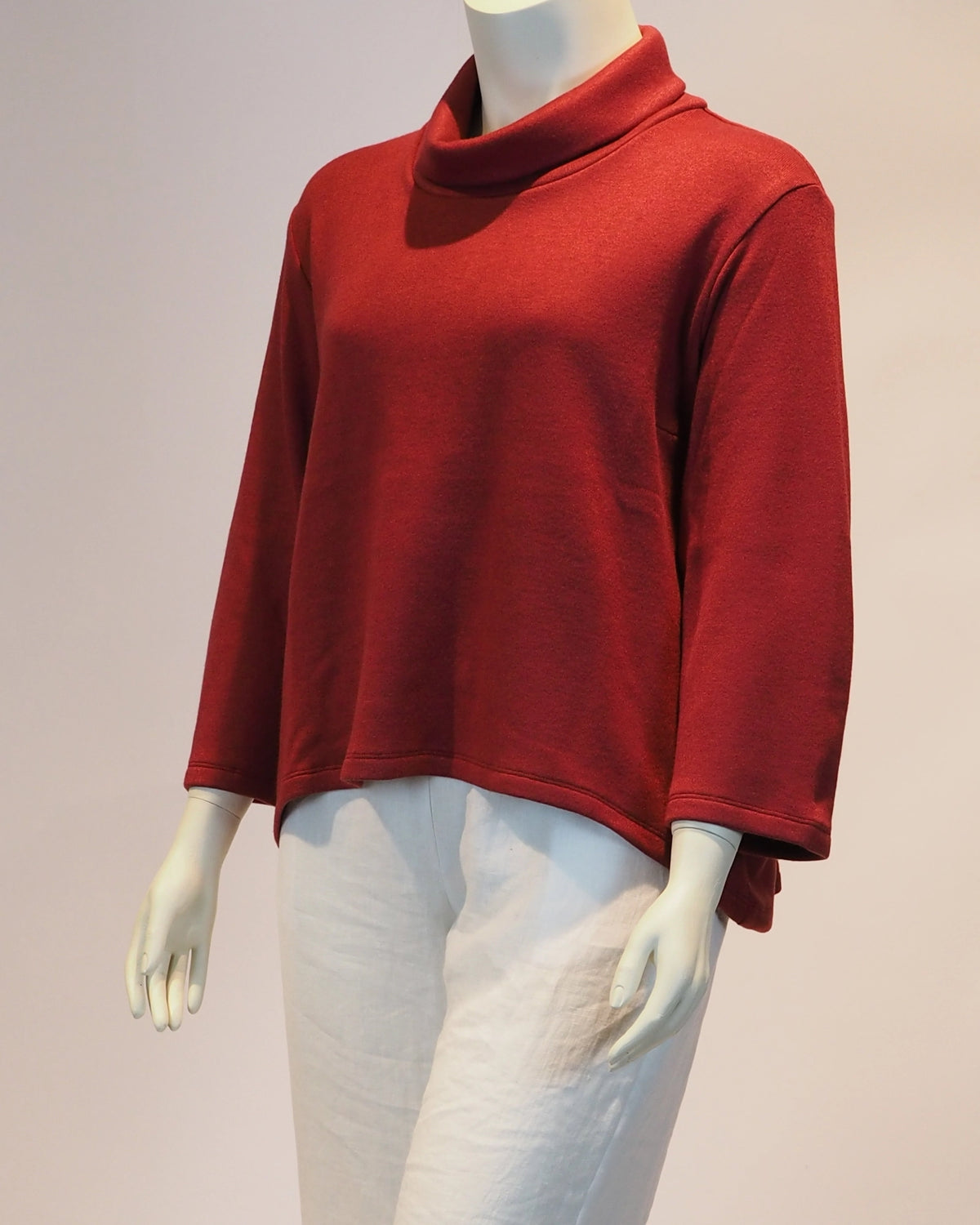 Roter Plus-Size-Pullover Elena von Katrin Kiesler Berlin,Seitenansicht