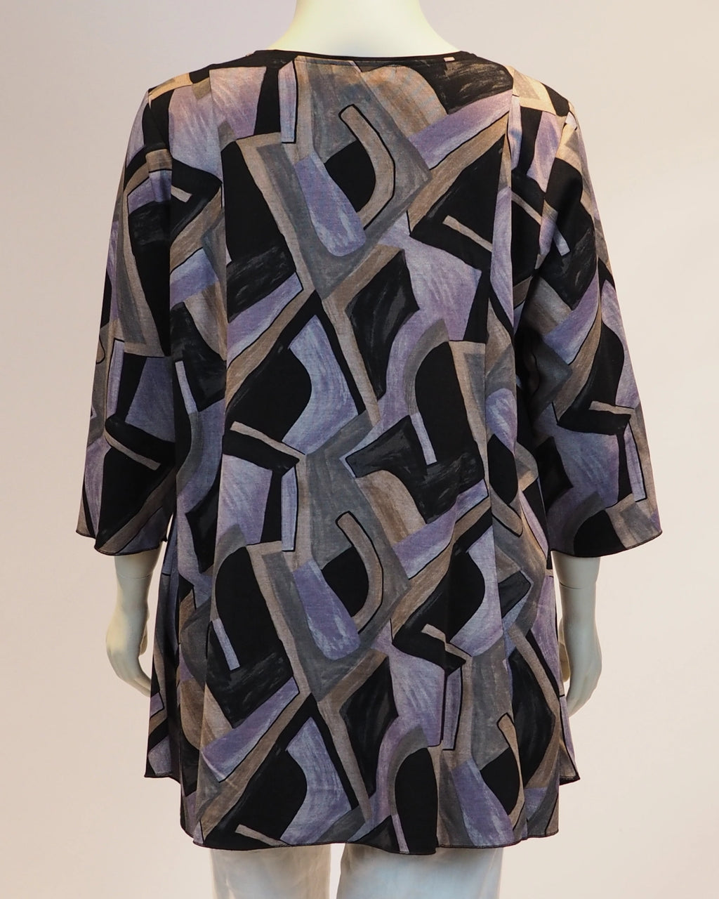 Fliederfarbener Plus-Size-Pullover Elli von Katrin Kiesler Berlin, Rückansicht