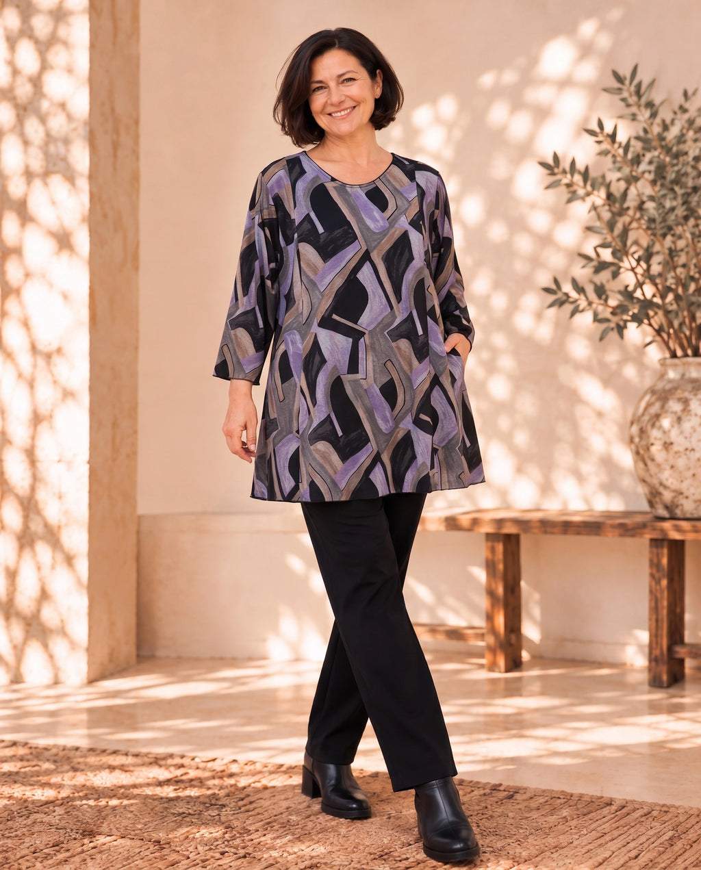 Fliederfarbener Plus-Size-Pullover Elli von Katrin Kiesler Berlin, am Model
