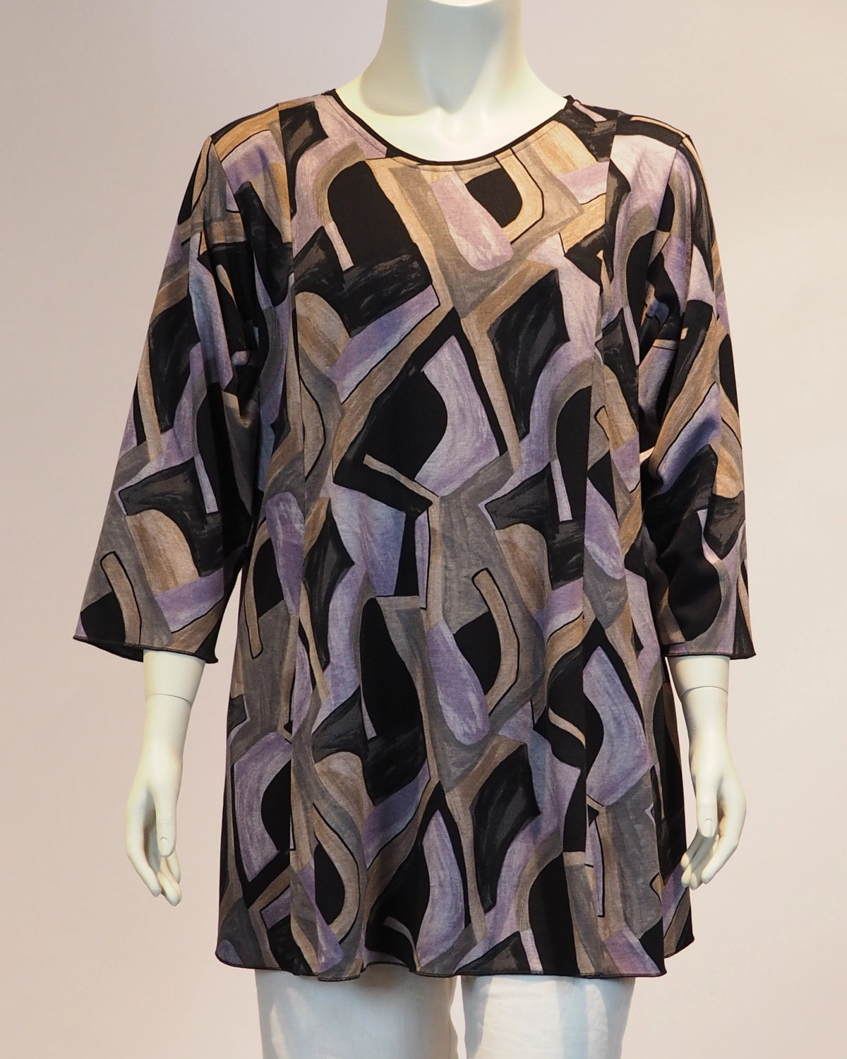 Fliederfarbener Plus-Size-Pullover Elli von Katrin Kiesler Berlin, Vorderansicht