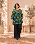Grüner Plus-Size-Pullover Elli von Katrin Kiesler Berlin, am Model