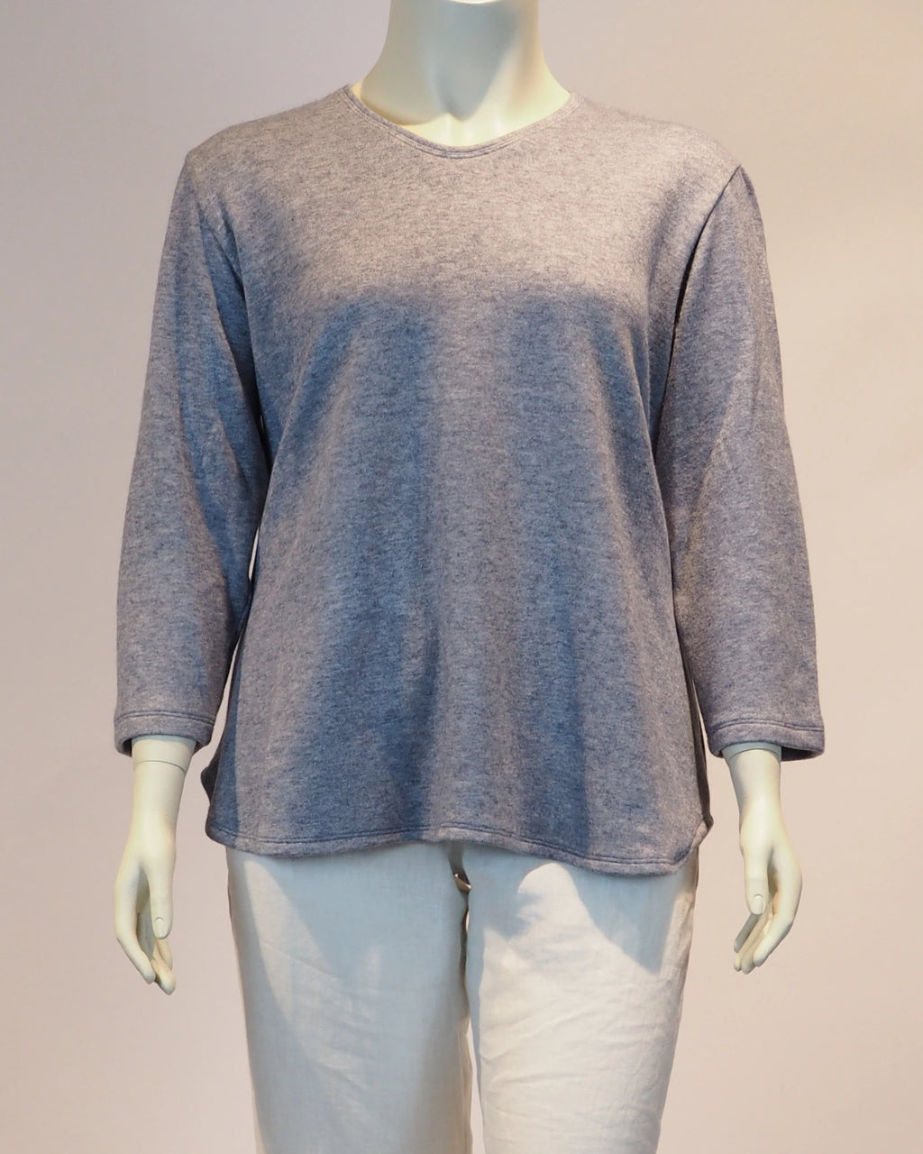 Blaugrauer Plus-Size-Pullover Inga von Katrin Kiesler Berlin, Vorderansicht