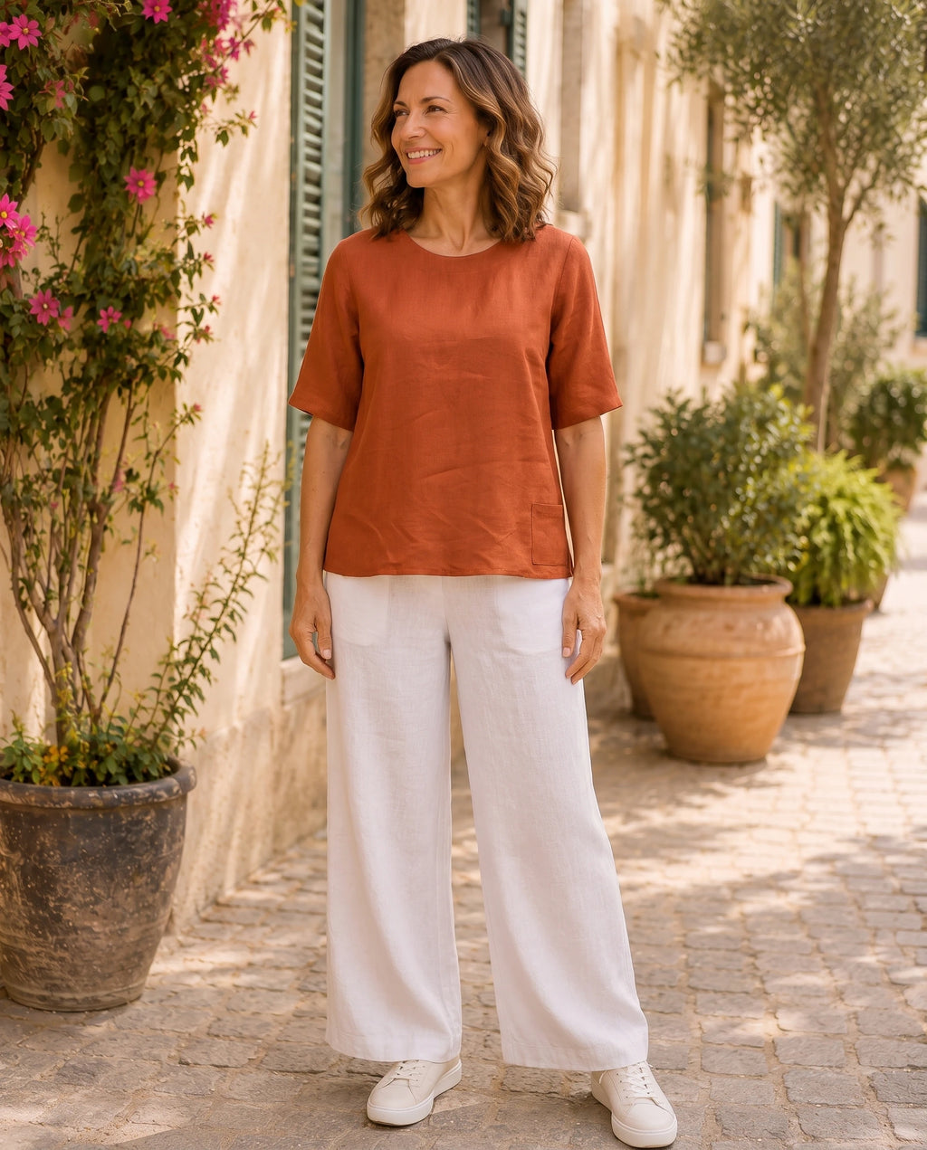 Plus Size Leinen-Shirt Amelie in rost am Model von vorn von Katrin Kiesler 