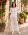 Plus Size Leinen-Shirt Amelie in weiss am Model von vorn von Katrin Kiesler 