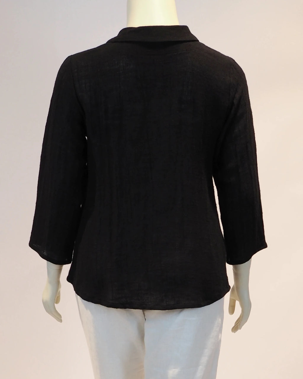 Plus Size Leinen-Shirt  Charlotte in  schwarz von hinten von Katrin Kiesler Berlin