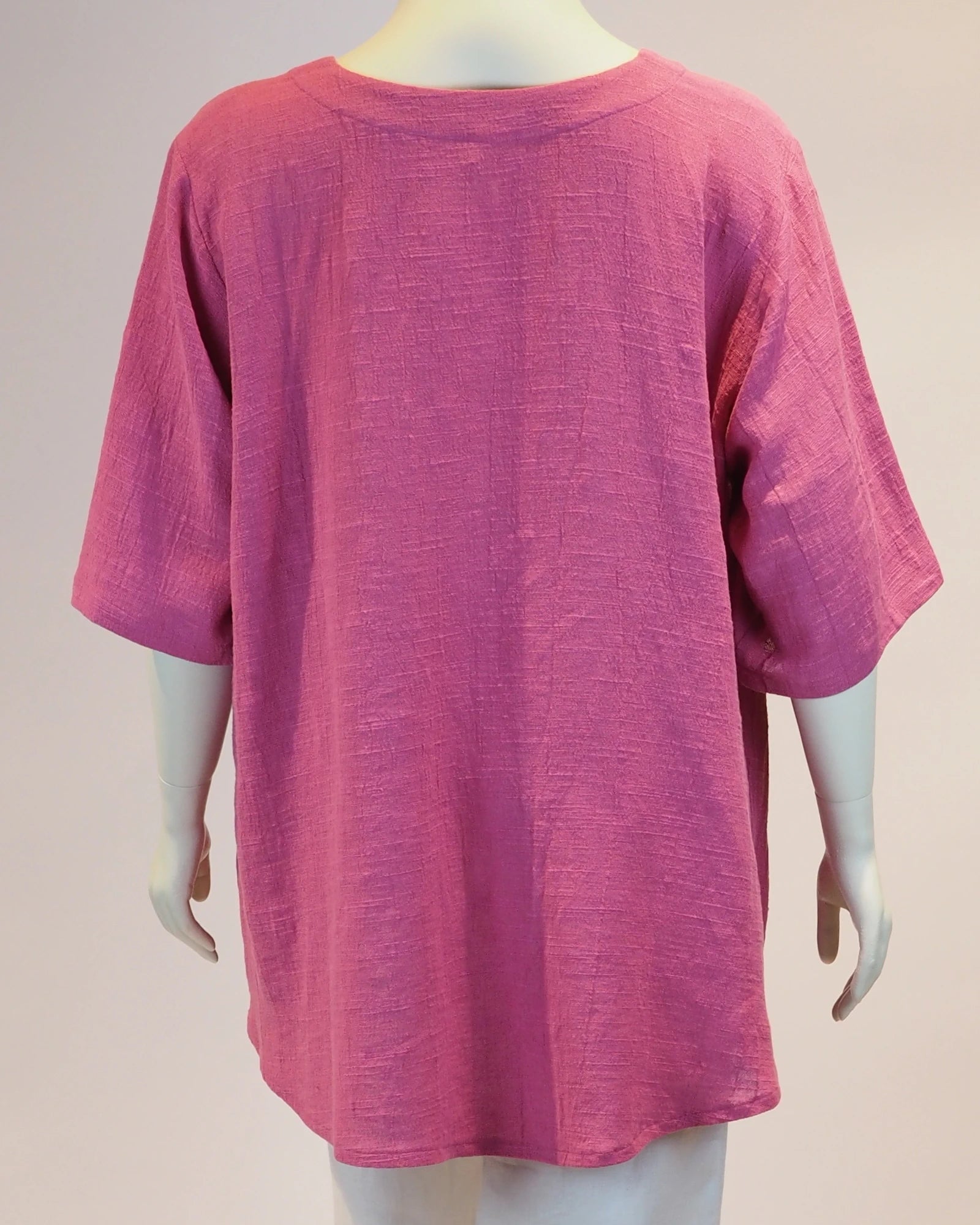 Plus Size Leinen-Shirt Emma in pink von hinten von Katrin Kiesler Berlin
