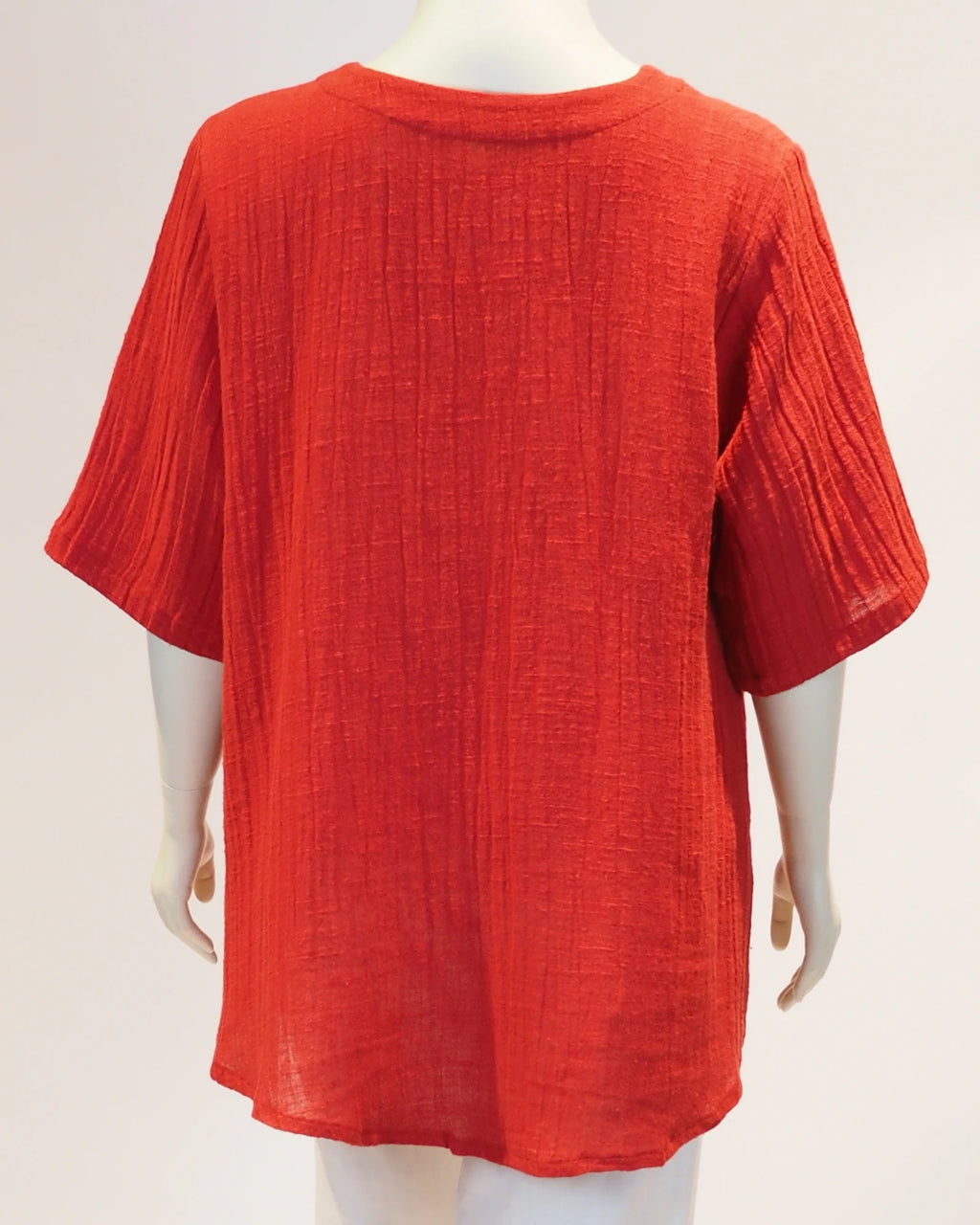 Plus Size Leinen-Shirt Emma in rot von hinten von Katrin Kiesler Berlin