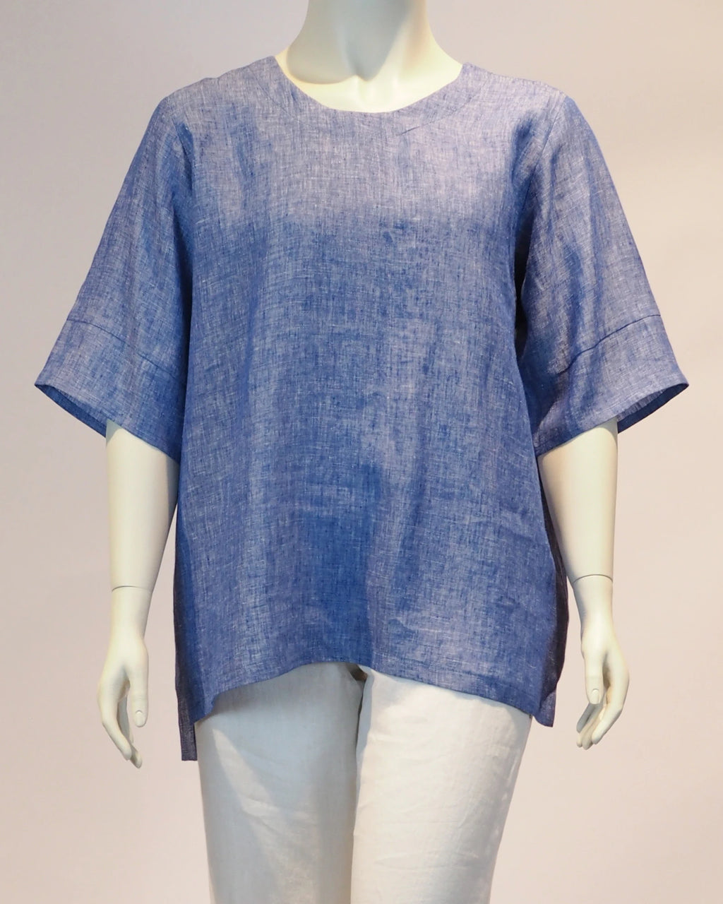 Plus Size Leinen-Shirt  Friederike in  blau von vorne von Katrin Kiesler Berlin