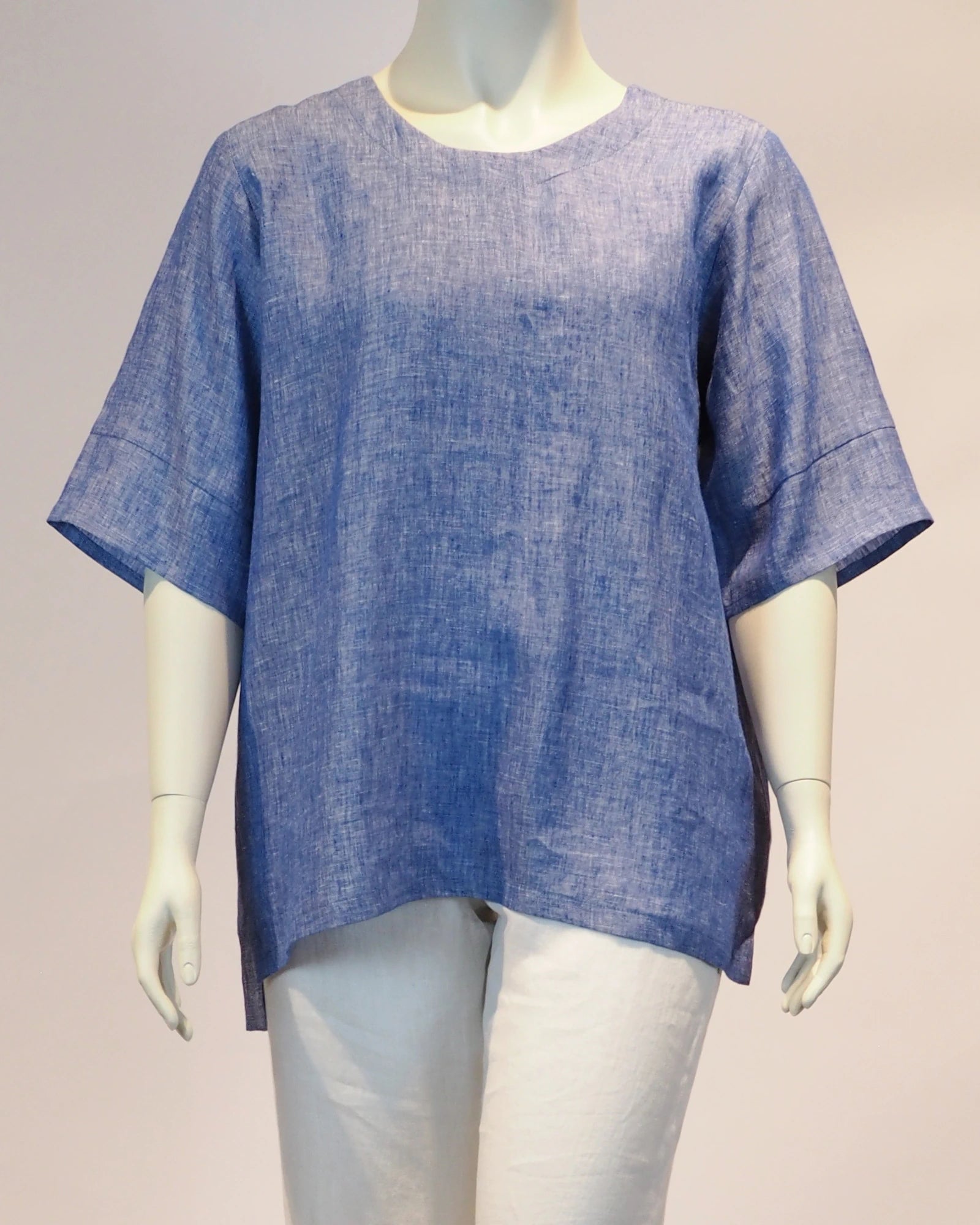 Plus Size Leinen-Shirt  Friederike in  blau von vorne von Katrin Kiesler Berlin