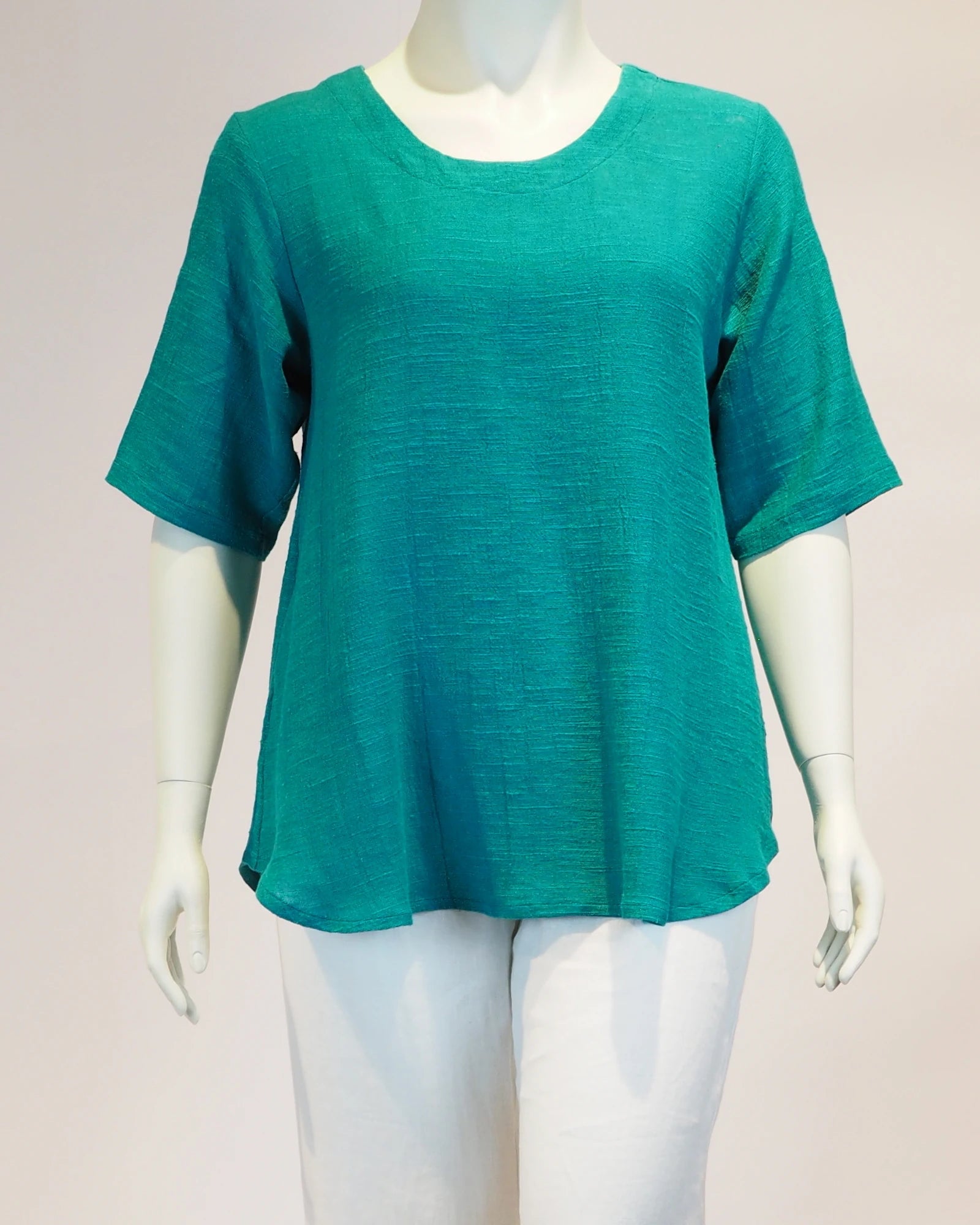Plus Size Leinen-Shirt Frida in türkis von vorne von Katrin Kiesler Berlin