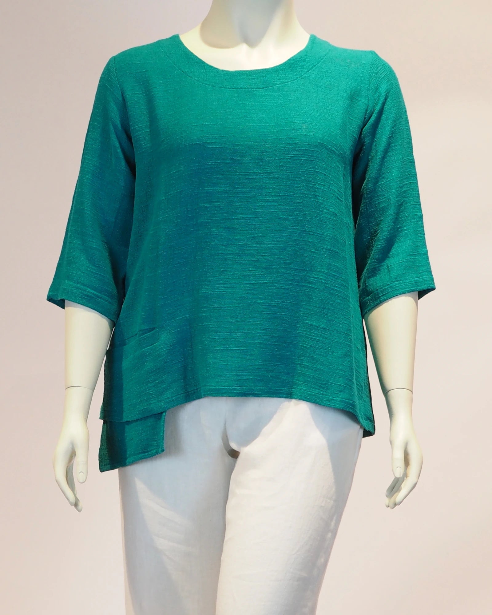 Plus Size Leinen-Shirt Luisa in türkis von vorne von Katrin Kiesler Berlin