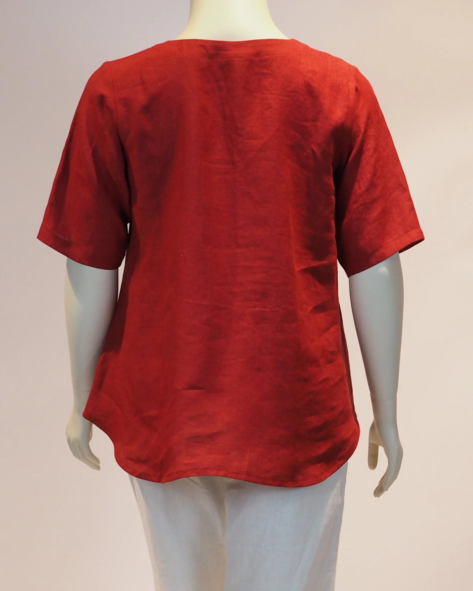 Plus Size Shirt Mathilda in herbstrot von hinten von Katrin Kiesler