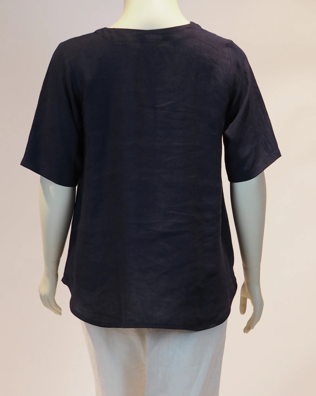 Plus Size Shirt Mathilda in marine von hinten von Katrin Kiesler