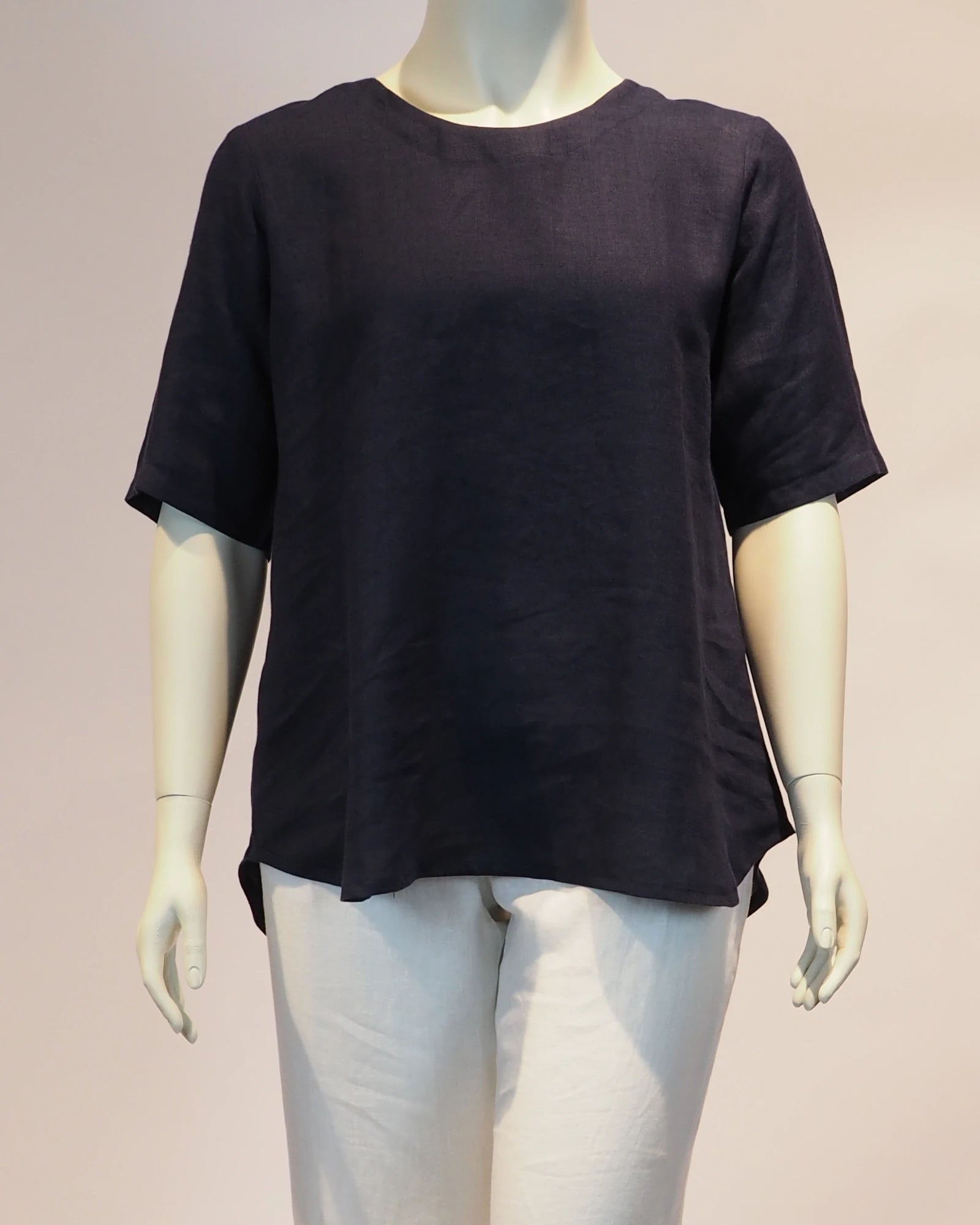 Plus Size Shirt Mathilda in marine von vorn von Katrin Kiesler