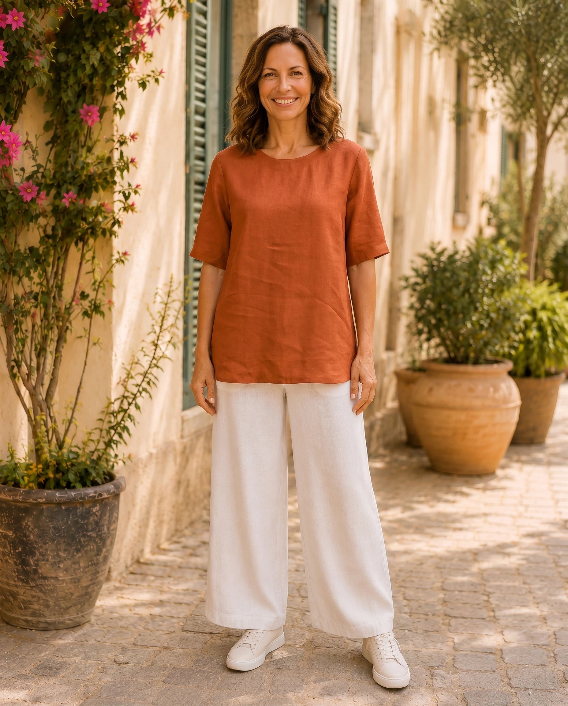 Plus Size Shirt Mathilda in rost am Model von vorn von Katrin Kiesler