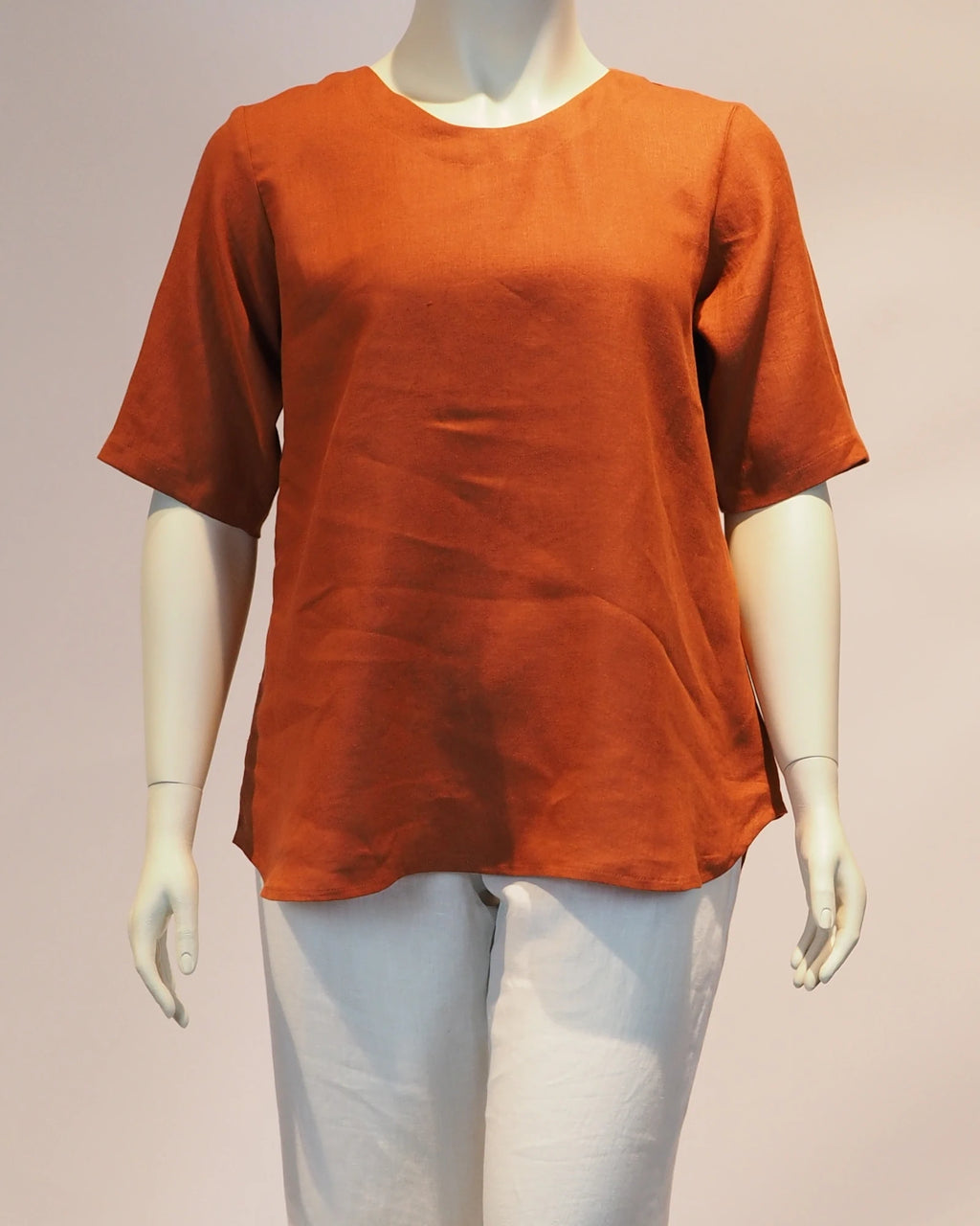 Plus Size Shirt Mathilda in rost von vorn Katrin Kiesler
