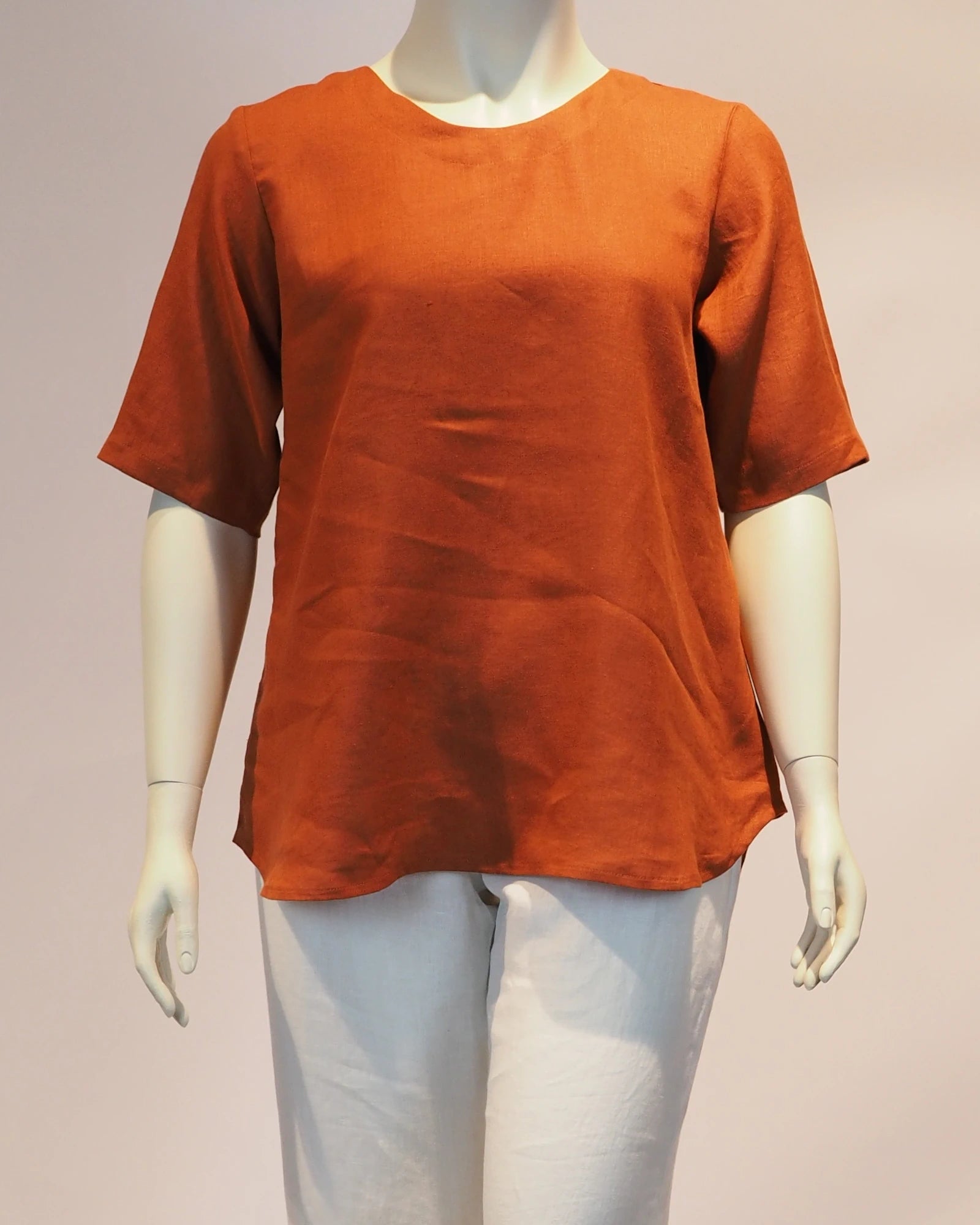 Plus Size Shirt Mathilda in rost von vorn Katrin Kiesler