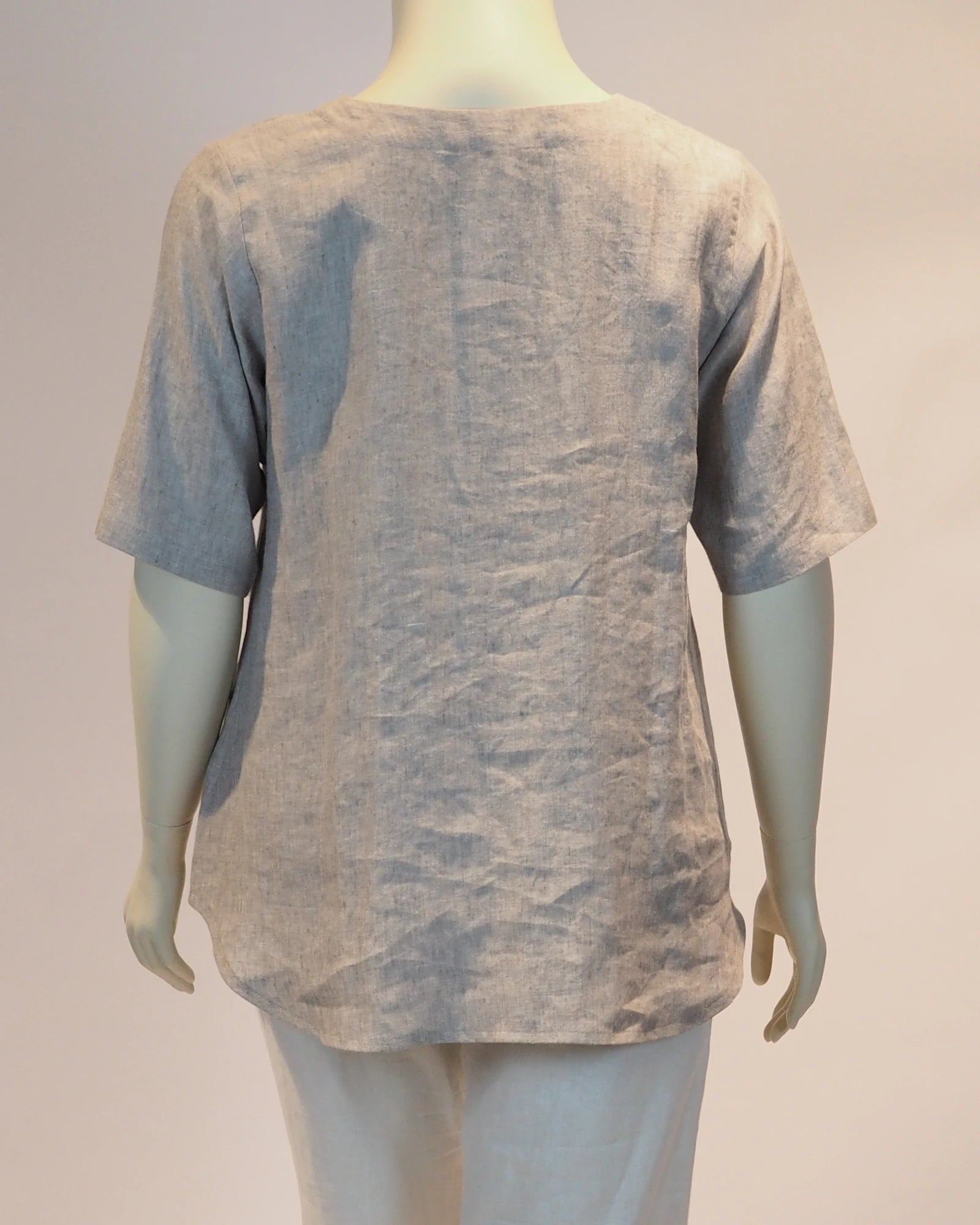 Plus Size Leinen-Shirt Paula in natur von hinten von Katrin Kiesler Berlin
